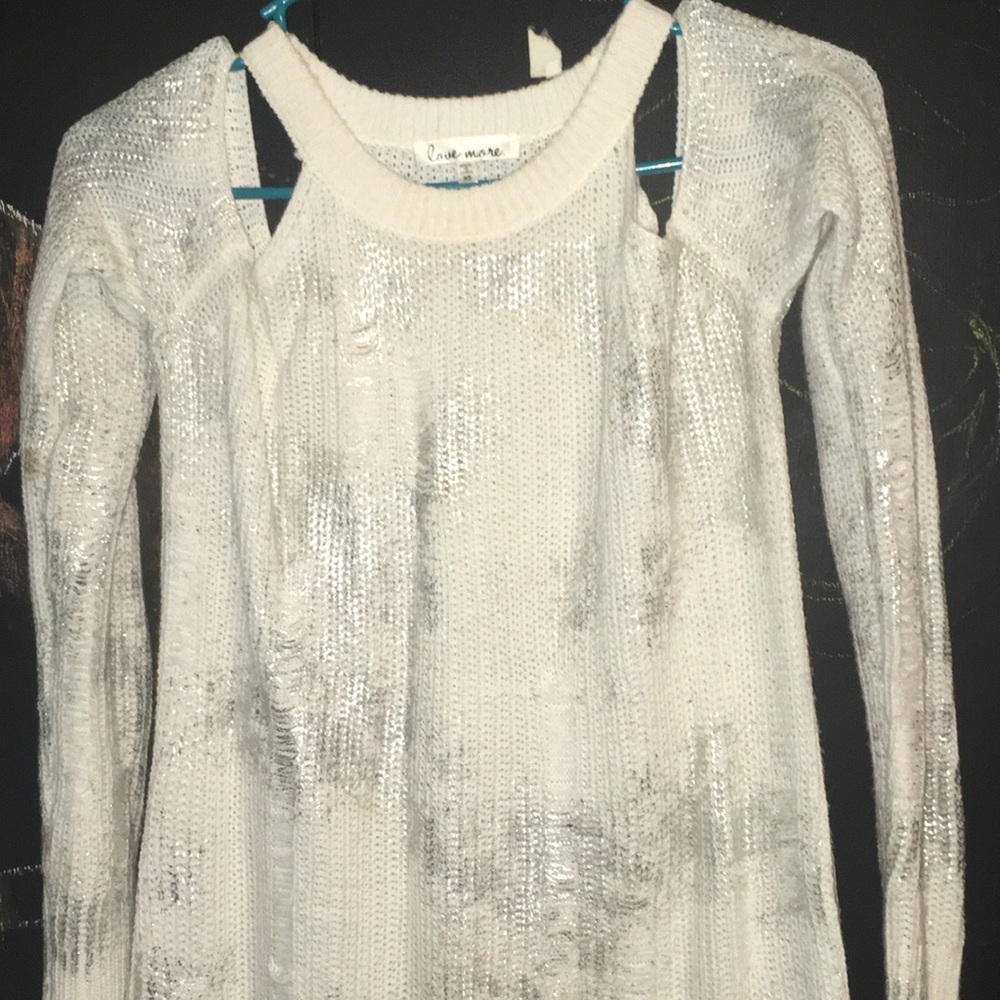 Off the shoulder long sleeve